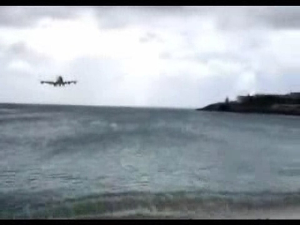 747 jet near accident