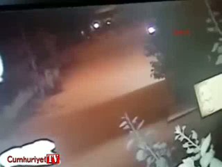 Van'daki bombalı saldırı anı kamerada