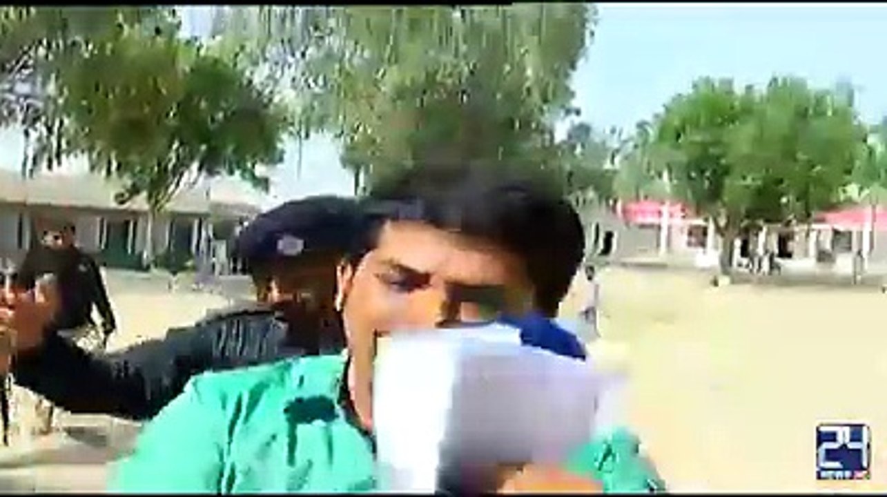 دھاندلی کی نشاندہی پر24نیوز کی ٹیم پر پولیس کا تشدد