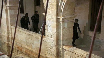 game of thrones - Joffrey montre à Sansa la tête de Ned