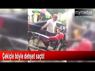 Çekiçle böyle dehşet saçtı!