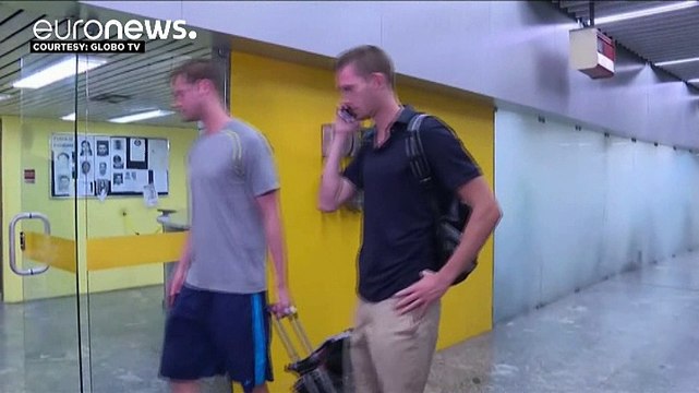 Lochte 'robbery' case: US swimmers pulled off flight