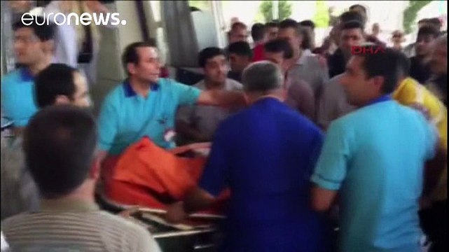 Turquie : deux attentats à la voiture piégée contre des policiers