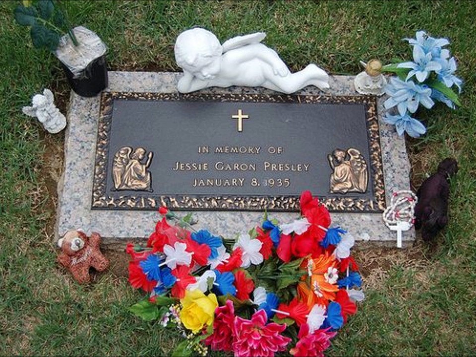 * Elvis Aron Presley; Jesse Garion, near return Presley's Mystery * By Skutnik Michel