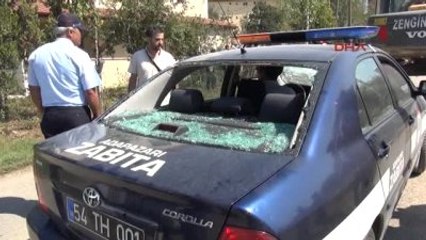 Sakarya Yıkıma Gelen Ekipleri Taşladılar