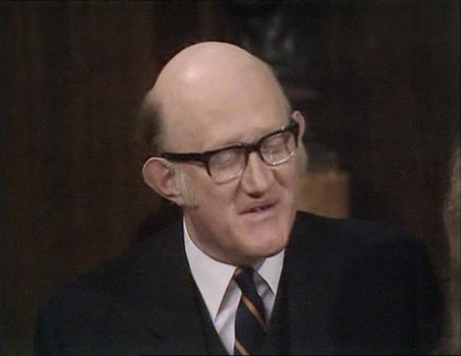 Are You Being Served - S 5 E 2 - A Change is As Good As a Rest