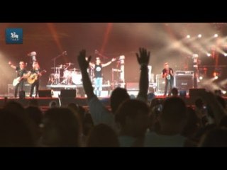 Capital Inicial faz homenagem a Champignon