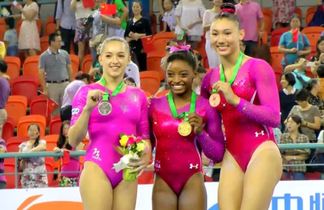 Niecodzienna sytuacja podczas ceremonii wręczenia medali w gimnastyce sportowej