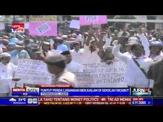 Ribuan Pedagang Kepung Kantor Bupati Purwakarta