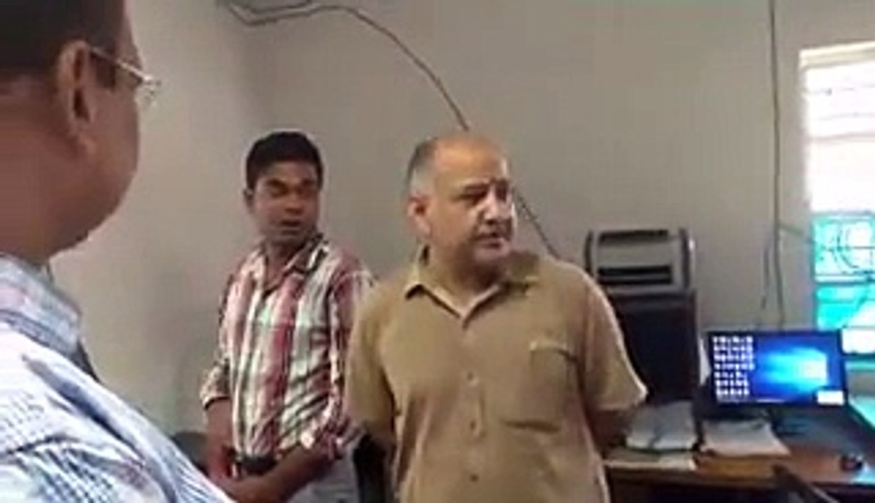 Worker Was Watching Cheap Things When CM Raid in Hospital - Video Dailymotion