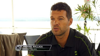 Man Utd - Ballack: Schweinsteiger, 'trop bon" pour la réserve