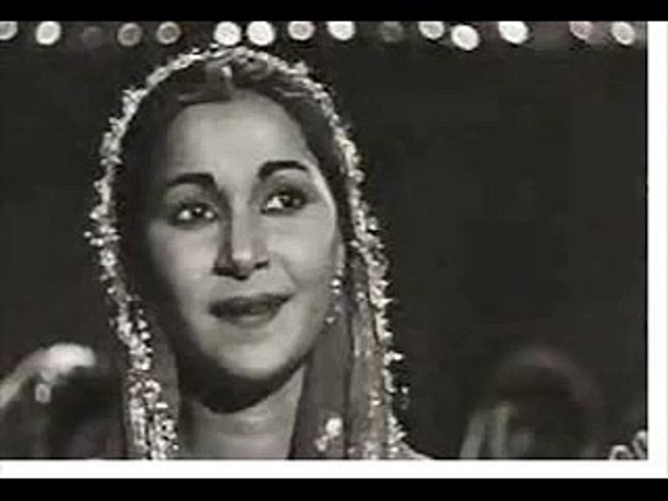 Nigahein Ho Gayeen Purnam - Naseem Begum