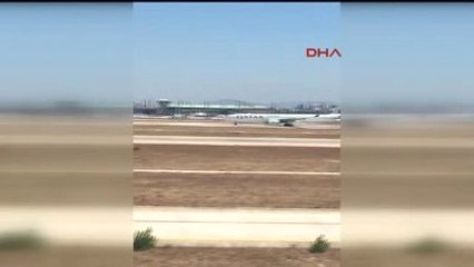 Sol Motorunda Alev Uzaması Yaşanan Uçak Atatürk Havalimanı'na İndi