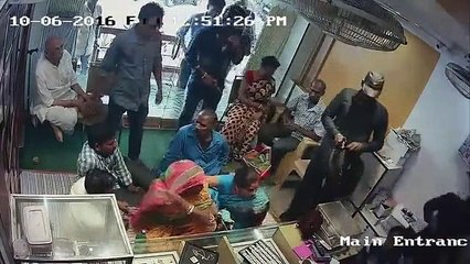 You will Shocked To See The Biggest Gang Robbery In Jewelry Shop