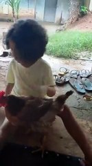 Tavuğu Süsleyen Cici Kız