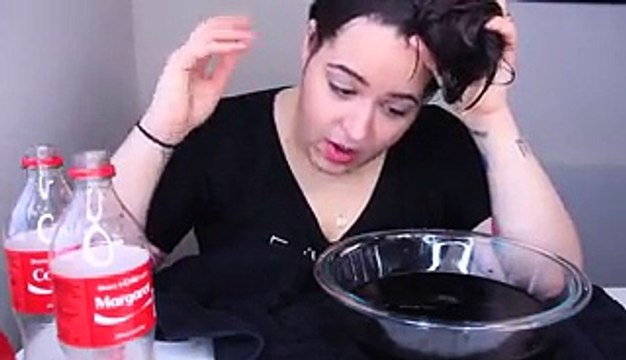 Impressionnant !! Elle Verse 2 Bouteilles De Coca-Cola Sur Ses Cheveux…Regardez Le Résultat.