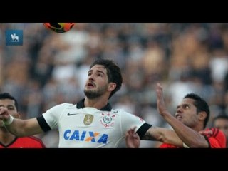 Pato, agora com 24 anos, retoma seu lugar no Corinthians