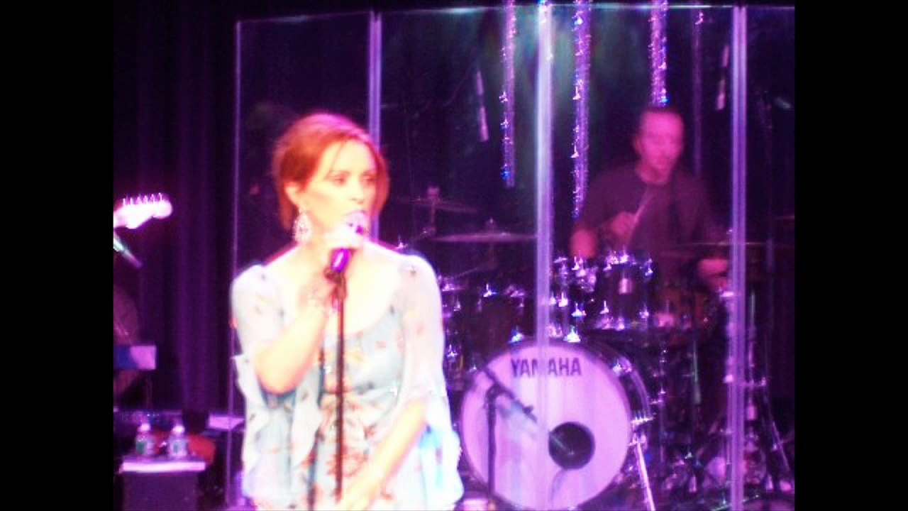Sheena Easton - Medley - He Ain't Heavy-Lean On Me-I'll Stand By You (Live '09)
