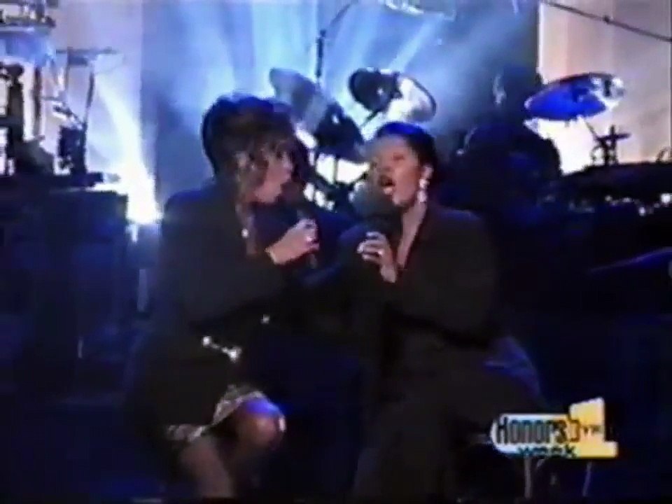 WHITNEY HOUSTON & CECE WINANS – Bridge Over Troubled Water (1995, HD)