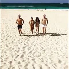 Chloe Moretz - Running in Bikini on Beach VIDEO!!!_(320x240)