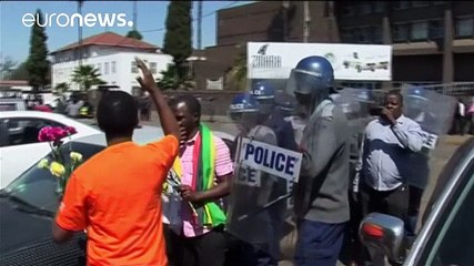 Polizeigewalt gegen Demonstranten in Simbabwe