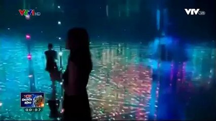 Trải nghiệm Vũ trụ pha lê huyền bí, đầy màu sắc tại Singapore.