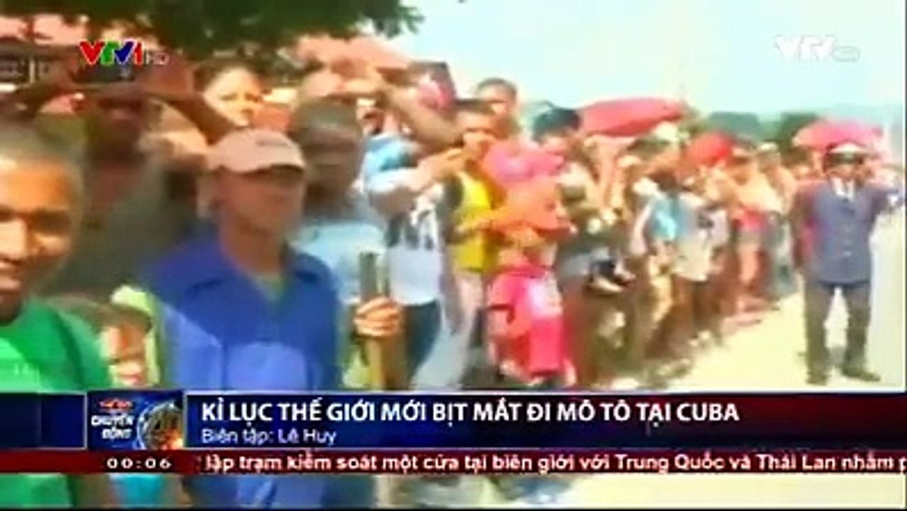Bạn có thể bịt mắt đi xe máy chứ? Và bạn nghĩ mình sẽ đi được bao xa? Nói đùa vậy chứ đừng thừ nhé, nguy hiểm lắm đấy.