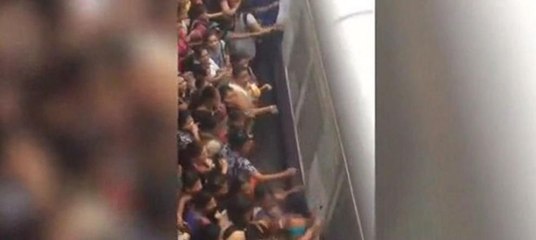 Hindistan'da kadın yolcuların mücadelesi böyle görüntülendi