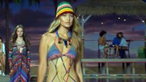 Gigi Hadid posa en bikini en medio de la polémica