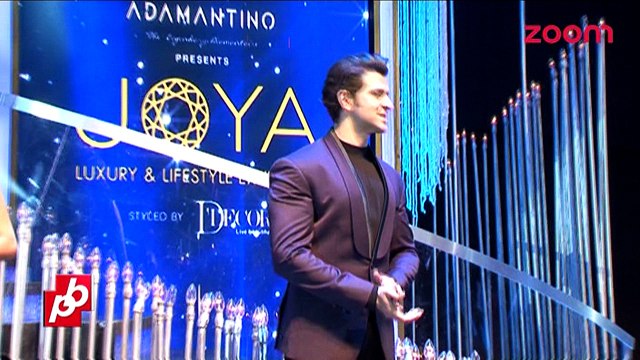 Hrithik Roshan Avoids Media At A Public Event-Bollywood Gossip
