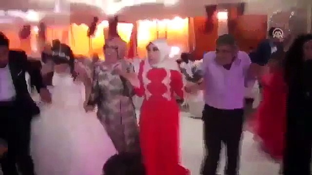 ترکی میں کل ہونے والے بم دھماکے کی فوٹیج سامنے آگئی، دیکھئے کیسے شادی کے دوران بھگڈر مچ گئی