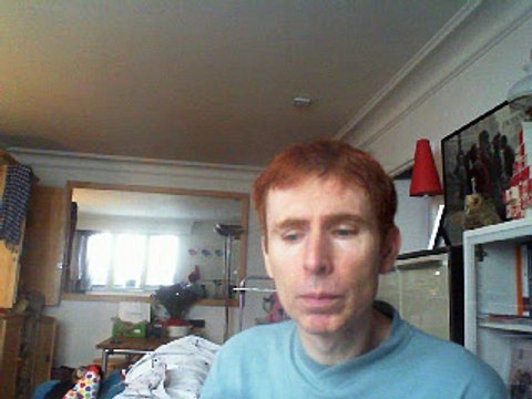 Wiwi égratigne l'amour interdit de Franck Fernandel