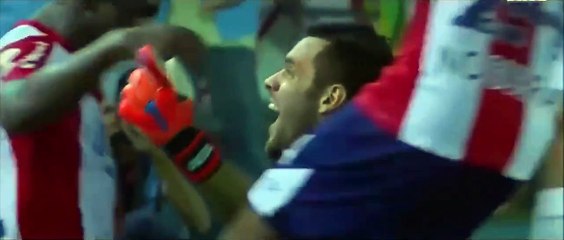 Un gardien marque un superbe coup franc et qualifie son équipe en Copa Sudamericana