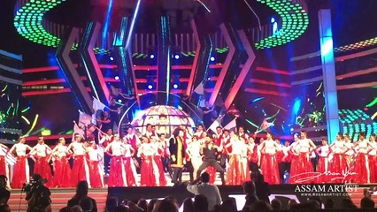 Shahrukh Dance on Arabic Fan Anthem in TOIFA Dubai 2016