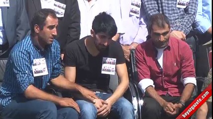 Bitlis'te şehit olan askerler ve korucu için tören