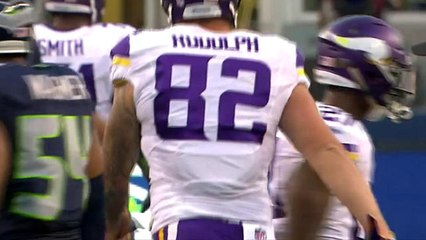 Shaun Hill with the 32-yard strike to Kyle Rudolph