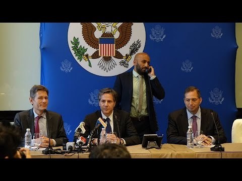 First post-election meeting for Suu Kyi, US envoys