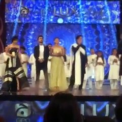Ali Zafar paying tribute to Amjad Sabri at LSA 2016