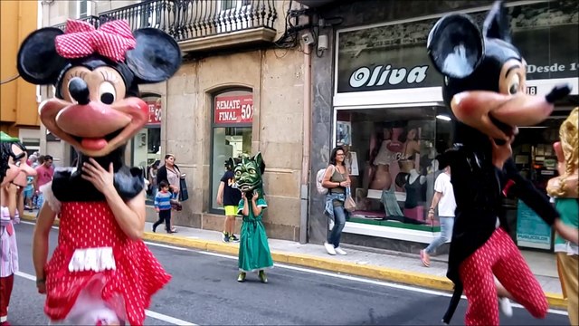 Gigantes y cabezudos Pobra do Caramiñal 2016
