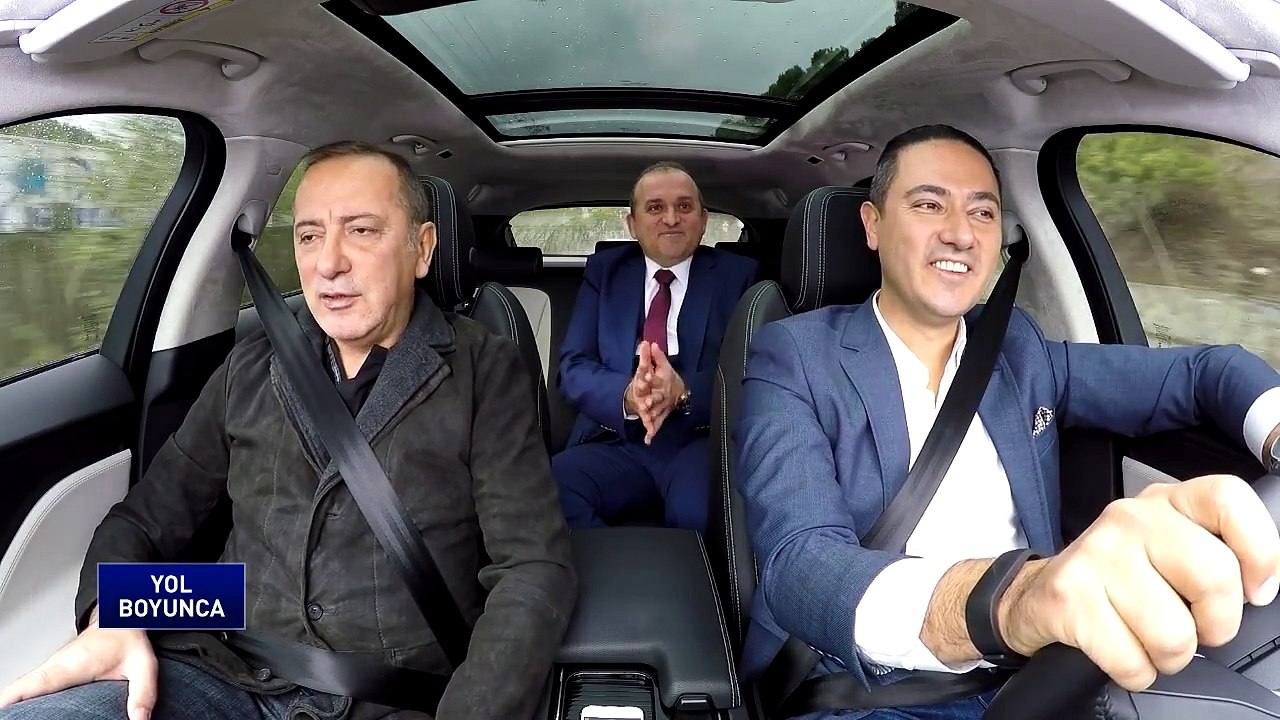 Fatih Altaylı'dan En Çok Kim Korkuyor? Yol Boyunca Jaguar F-PACE içinde sorduk. Usta Gazeteci Fatih Altaylı cevap verdi.