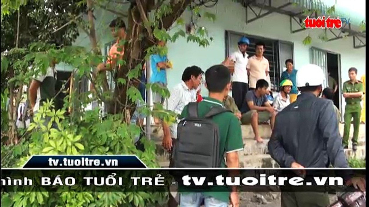 Dân chặn doanh nghiệp nổ mìn khai thác đá