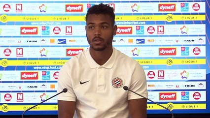 Steve Mounié avant FC Lorient vs MHSC