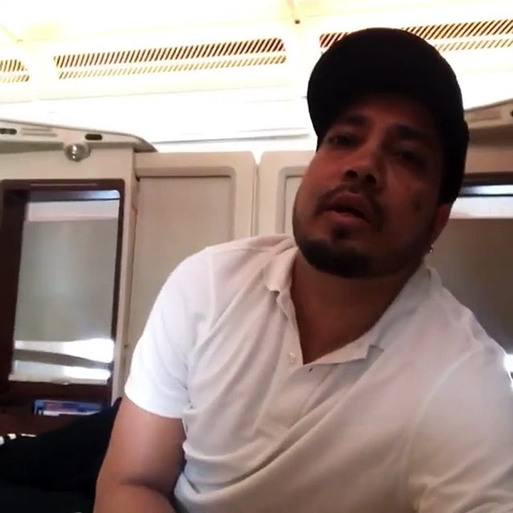 Mika Singh Enjoying link kids in singapore flight