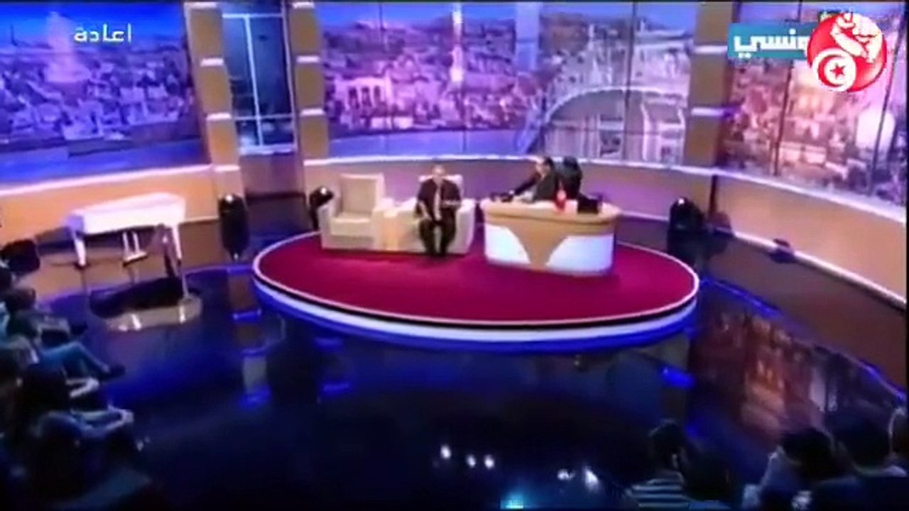 شاهد نوفل راس البصل لم يتوقع هذا الرد على من يستحمر الشعب التونسي ويريد ارجاعه للعبودية