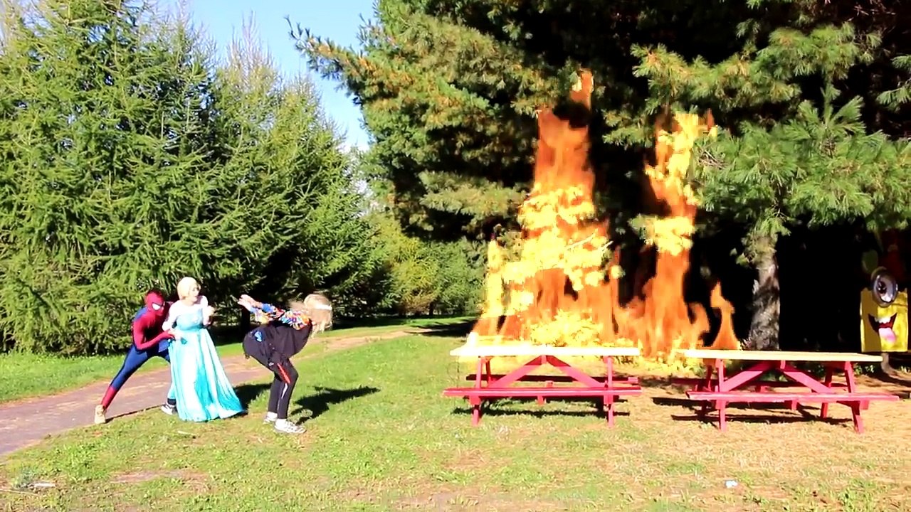 Frozen Elsa SAVED BY PAW PATROL MARSHALL! w  Spiderman Joker Pink Spidergirl TOYS! Superhero IRL  )