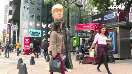 Artista mexicano cria o 'Trump abutre'