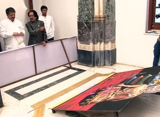 Vadodara exhibition of Rangoli based artwok watched by Rajendra Trivedi