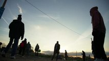 انتقال شماری از نوجوانان مهاجر از حوالی «اردوگاه جنگل» فرانسه
