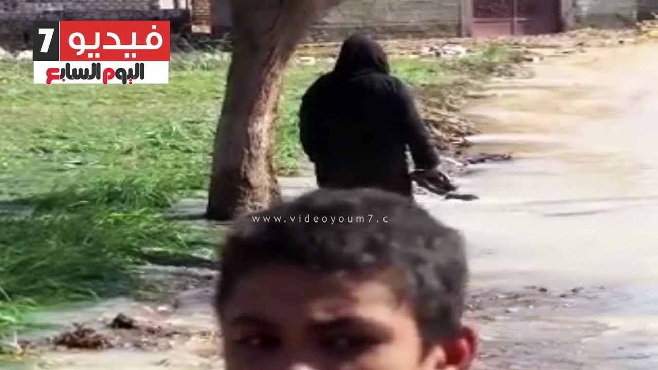 مياه السيول تهاجم قرية الحاجر بسوهاج مجددا وتغرق شوارعها