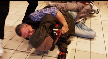 Il maitrise à mains nues un braqueur armé